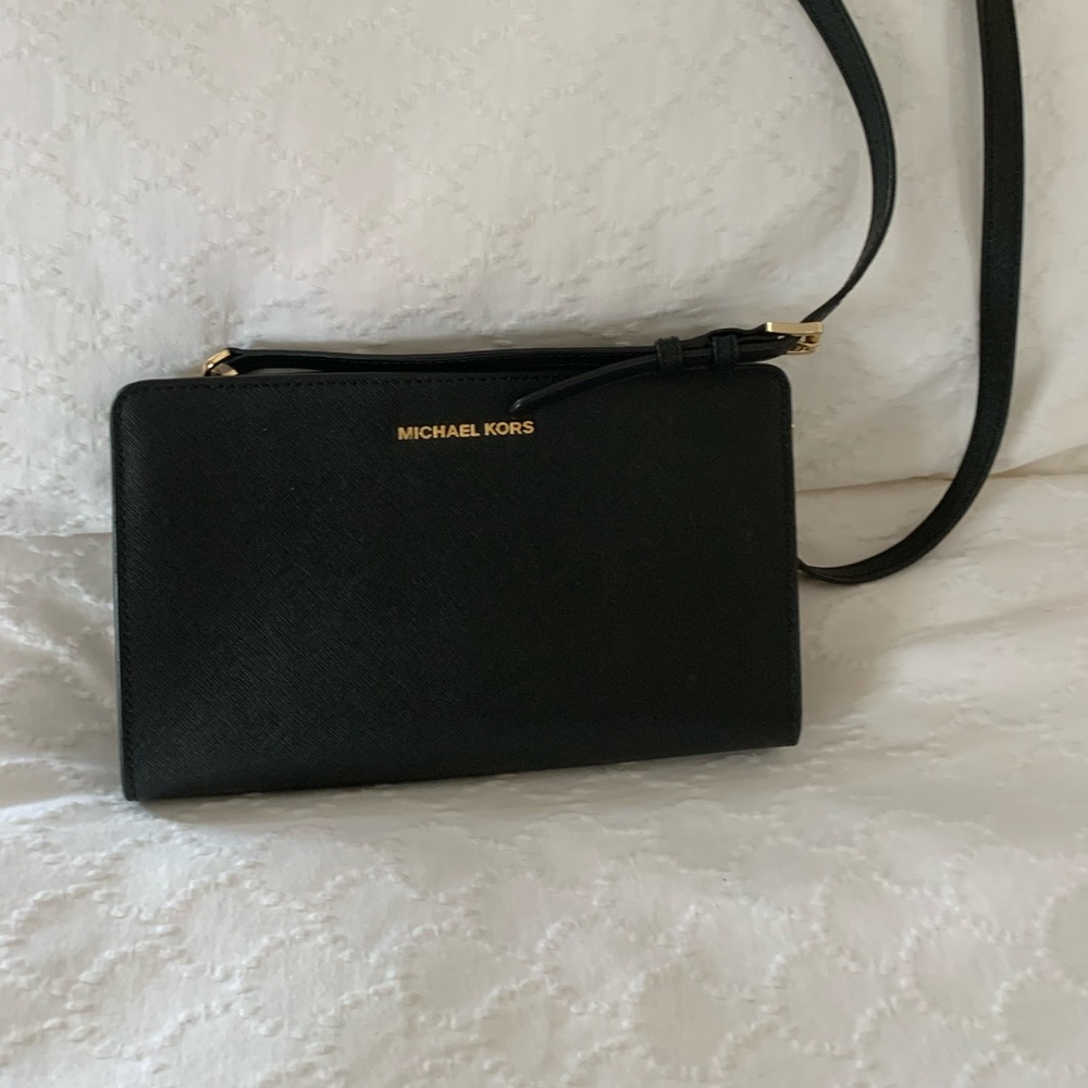 Michael Kors black crossbody bag Excellent